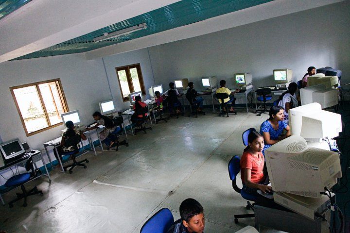 The computer room is finished!
